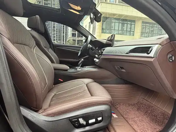 BMW 5 Series 2022