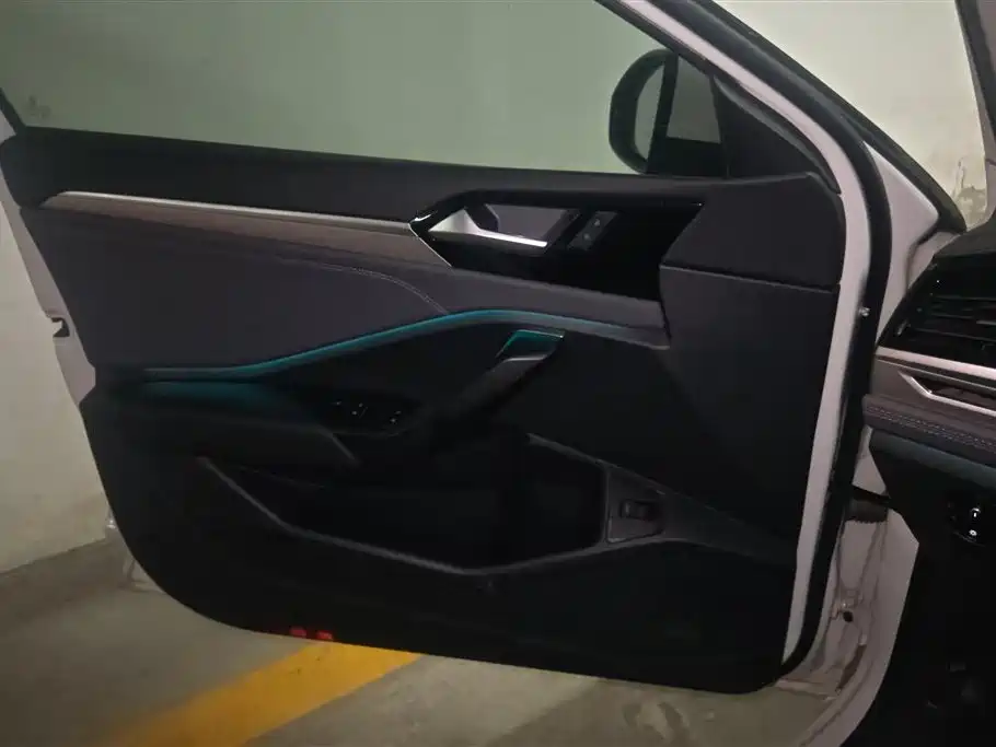 Volkswagen Sagitar 2022