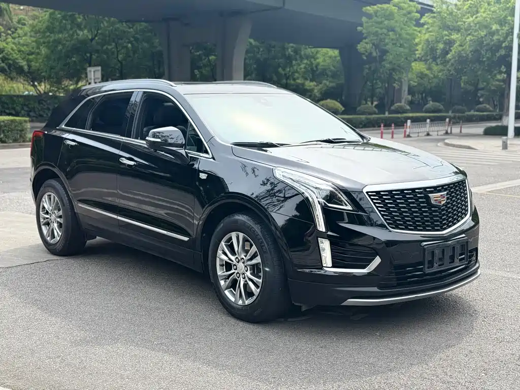 Cadillac XT5 2021 — фото 1