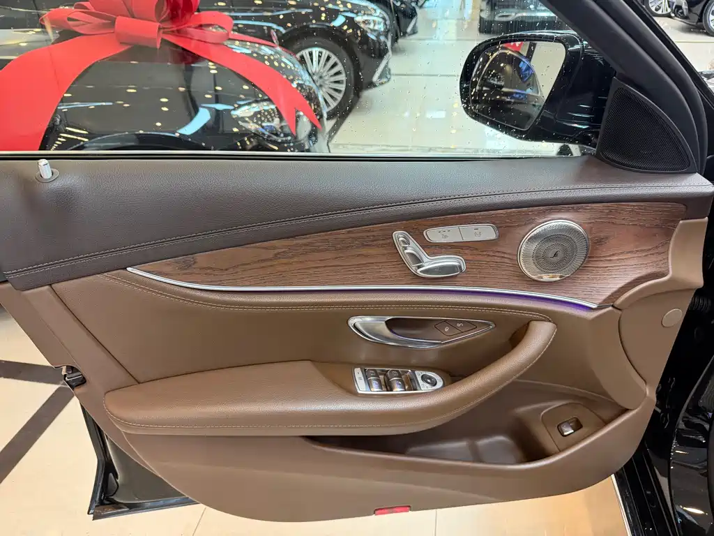 Mercedes-Benz E-Class 2022