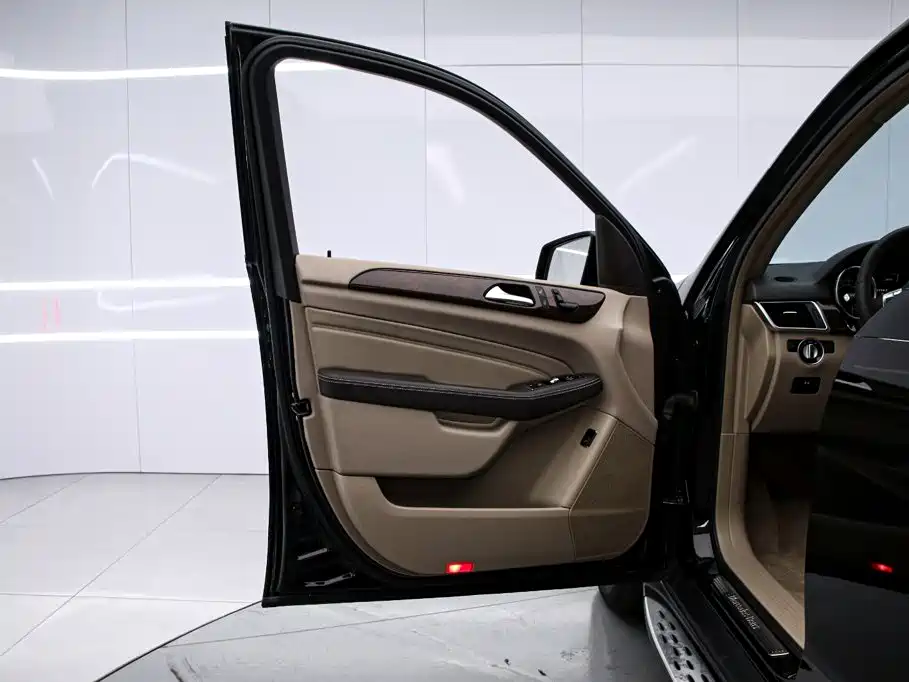 Mercedes-Benz M-Class 2012 — фото 11