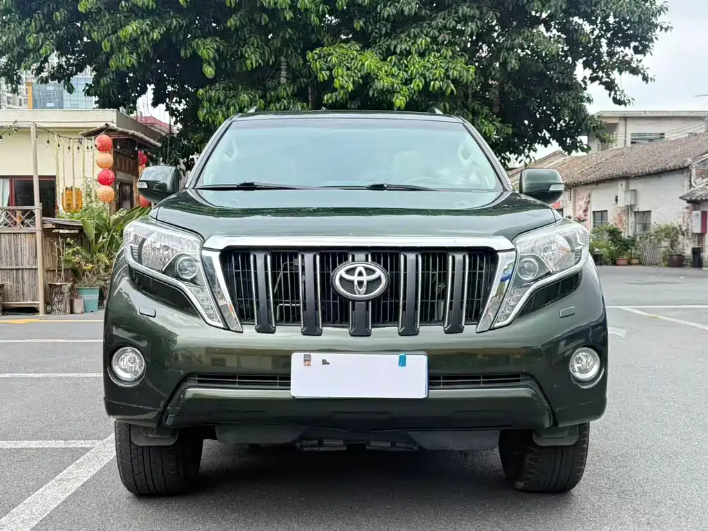 Toyota Prado 2017 — фото 2