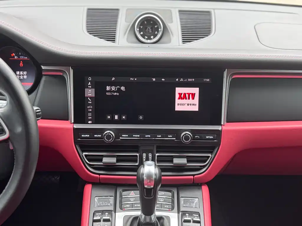 Porsche Macan 2020 — фото 11
