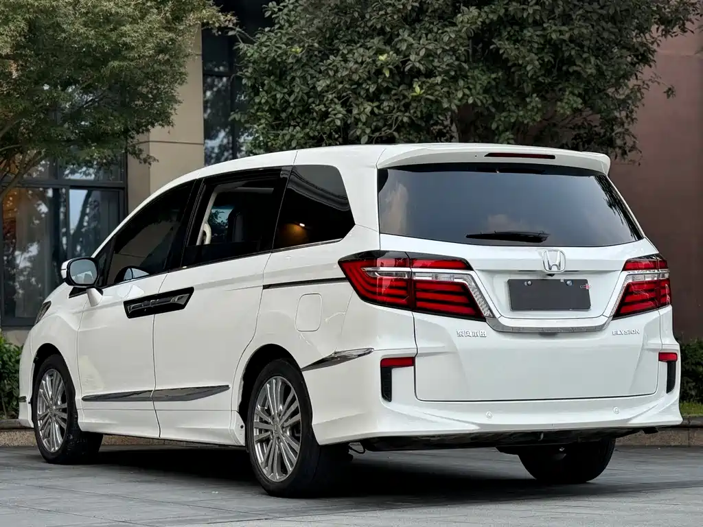 Honda Elysion 2019 — фото 10