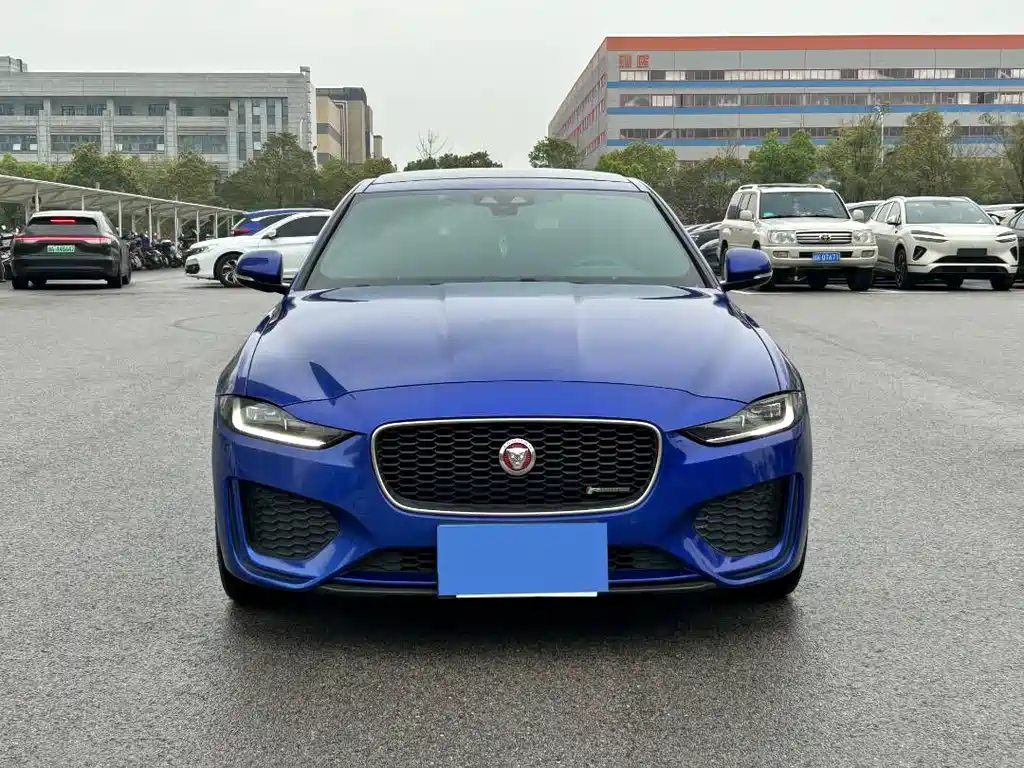 Jaguar XEL 2021 — фото 2
