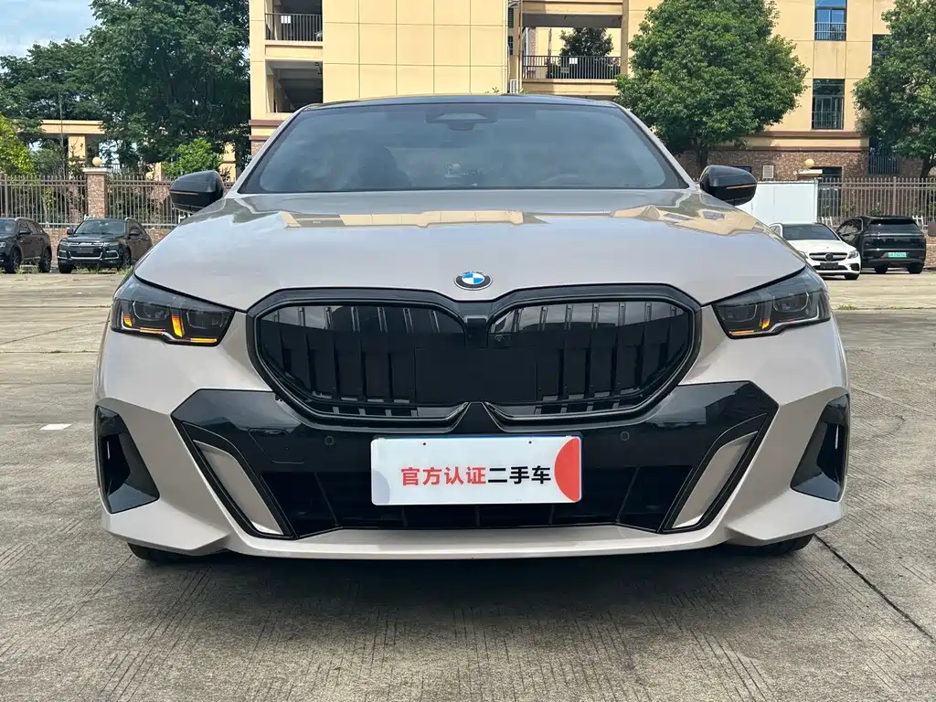 BMW 5 Series 2025