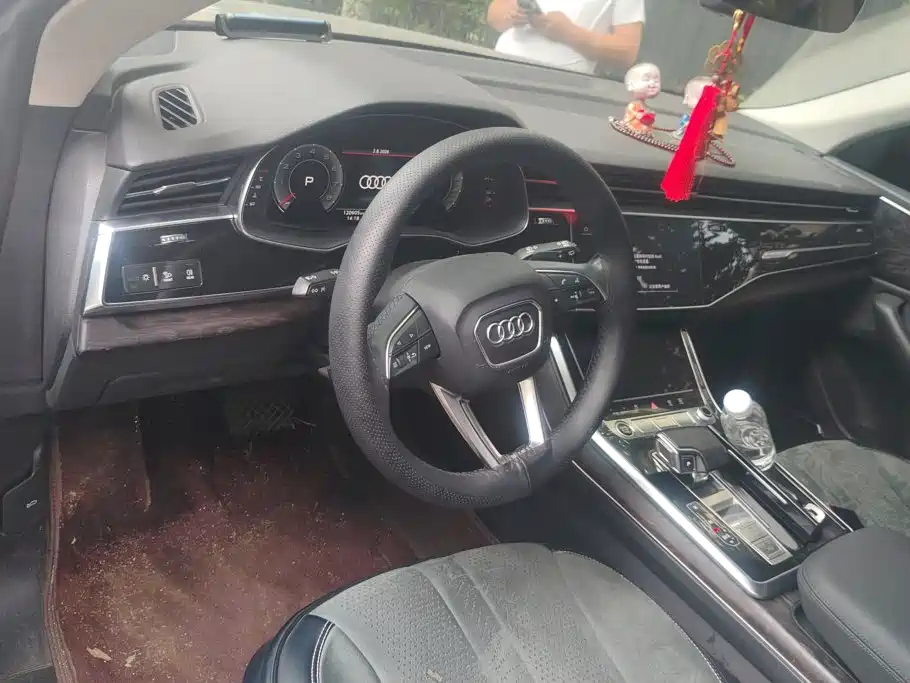 Audi Q8 2021 — фото 12