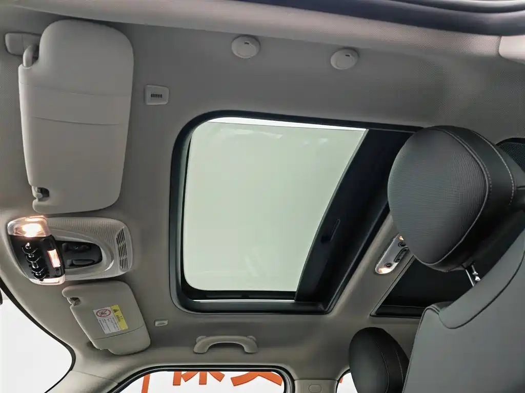 MINI Clubman 2023 — фото 14