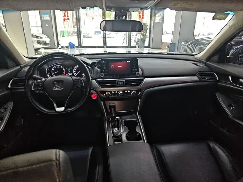 Honda Accord 2020 — фото 10
