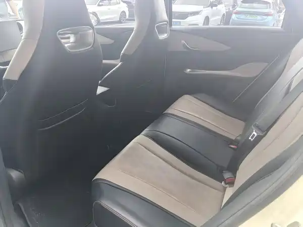 BYD Dolphin 2023
