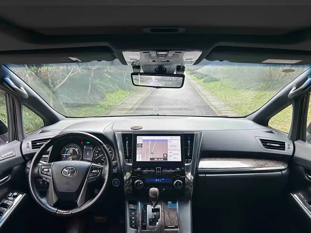 Toyota Vellfire 2023 — фото 14