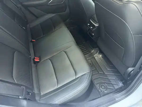 Geely Emgrand 2024