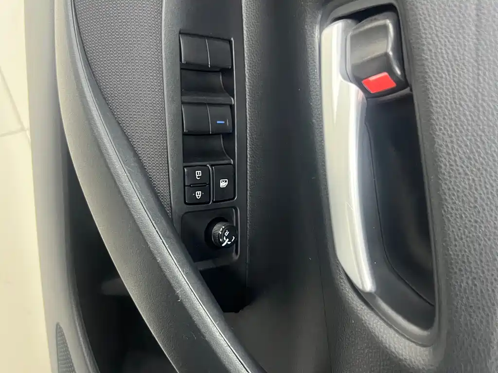 Toyota Corolla 2023 — фото 14