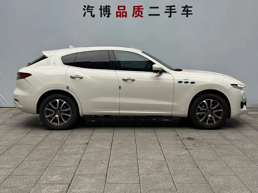 Maserati Levante 2023 — фото 4