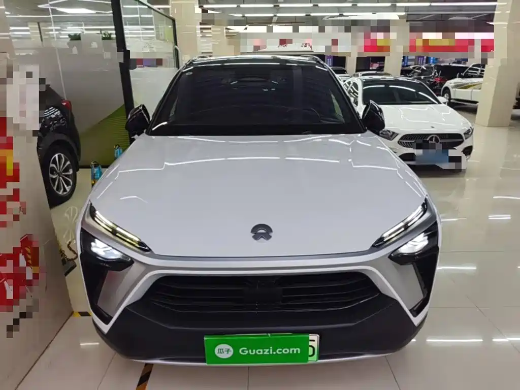 NIO ES8 2021