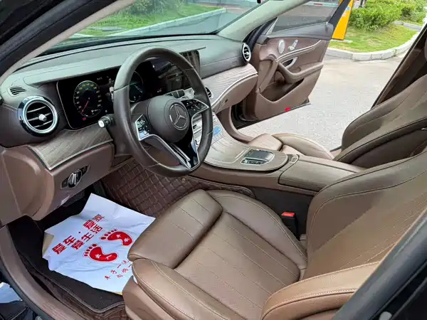 Mercedes-Benz E-Class 2022