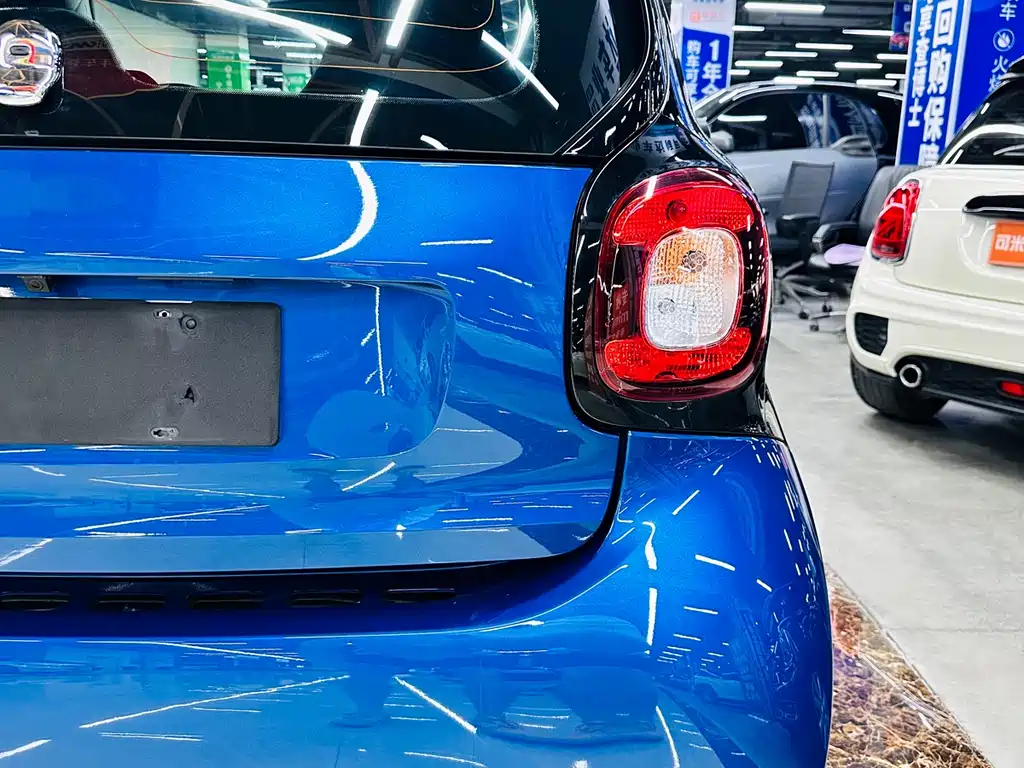 smart Fortwo 2018 — фото 13