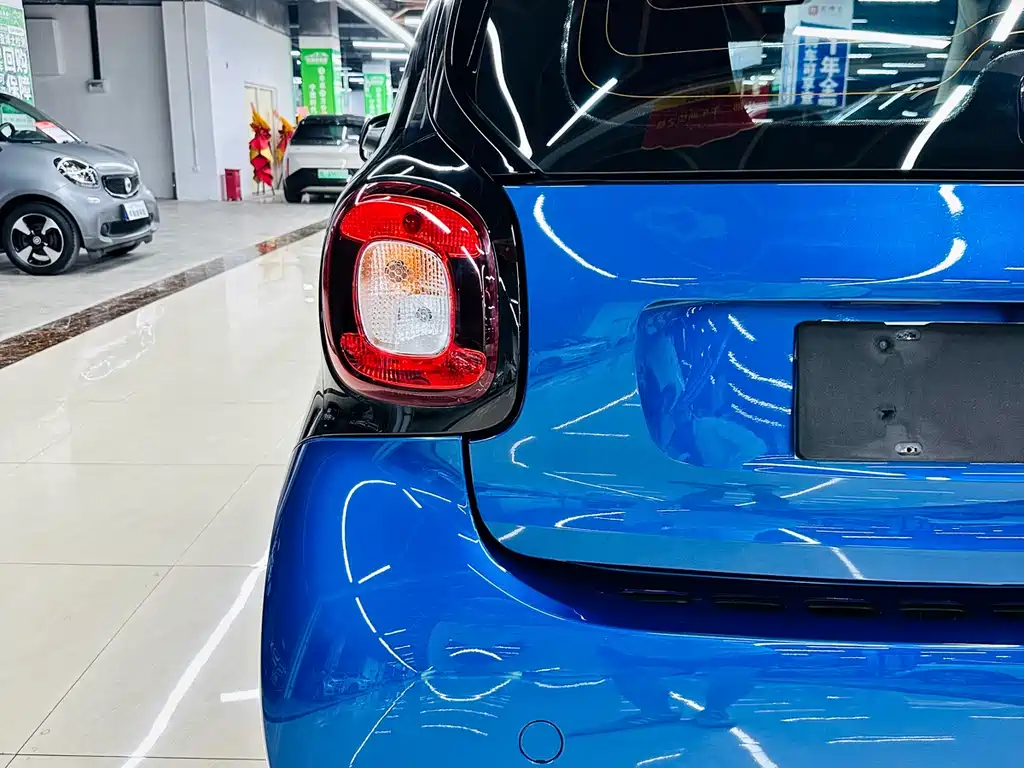 smart Fortwo 2018 — фото 14