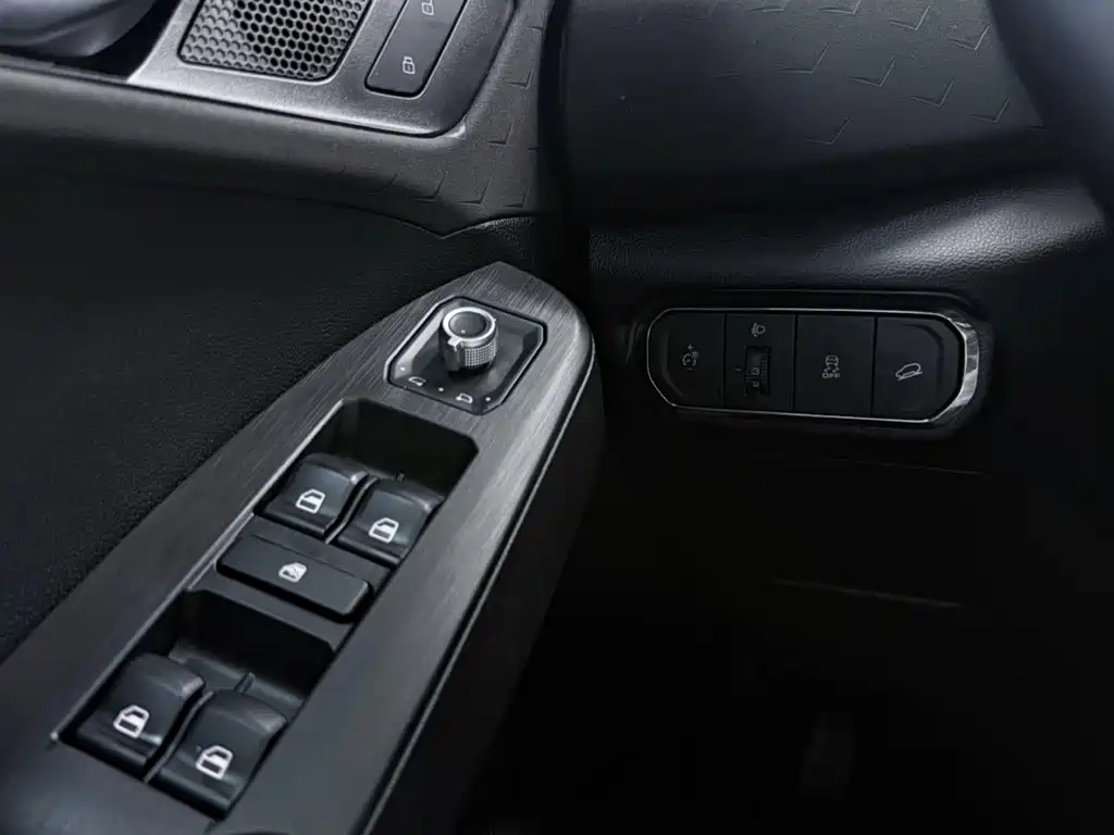 Haval Red Rabbit 2023 — фото 15
