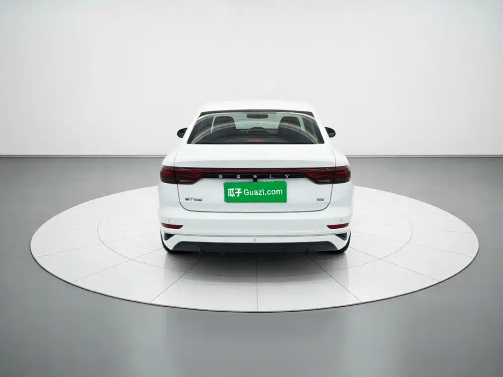 Geely Emgrand 2023