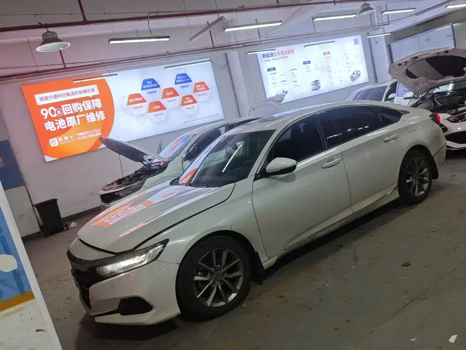 Honda Accord 2021 — фото 1