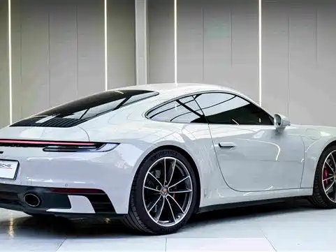 Porsche 911 2022 — фото 9