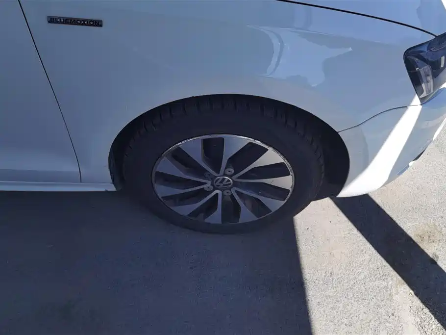 Volkswagen Sagitar 2014