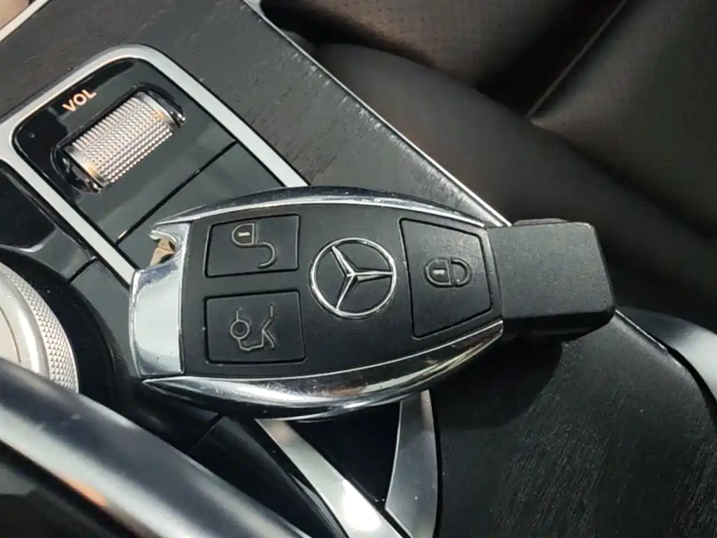 Mercedes-Benz C-Class 2017 — фото 9