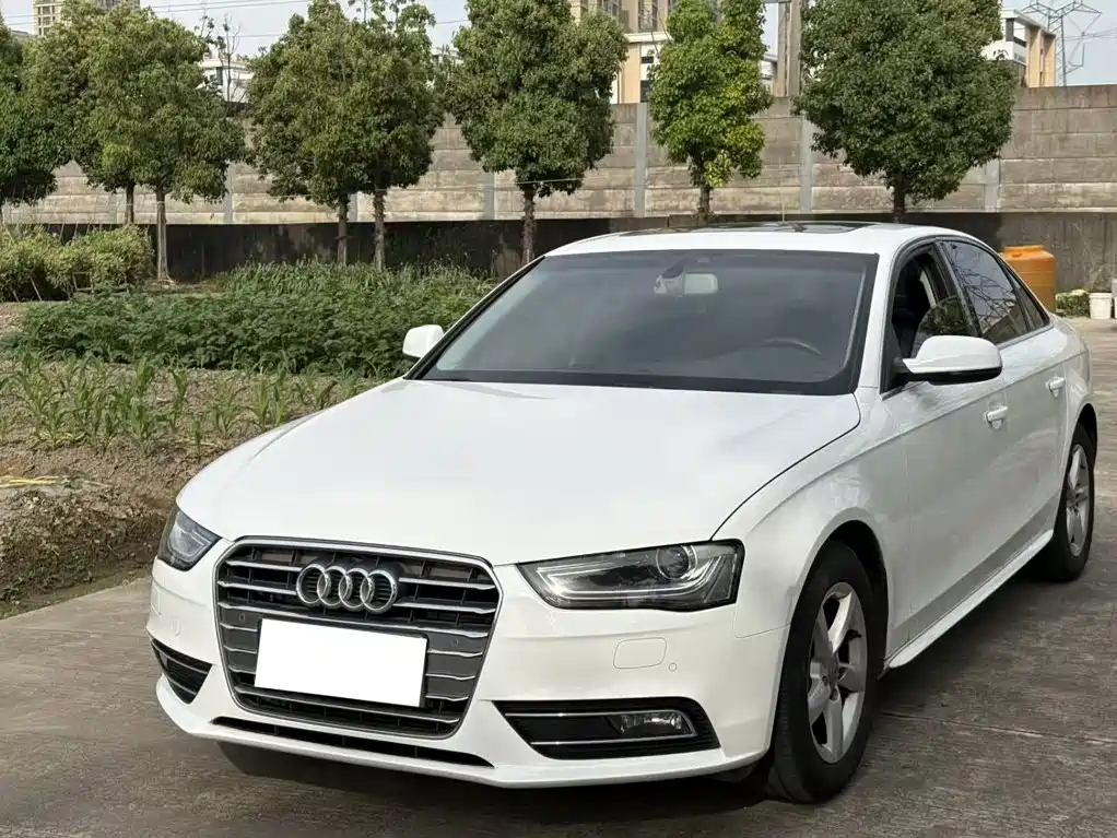 Audi A4L 2015