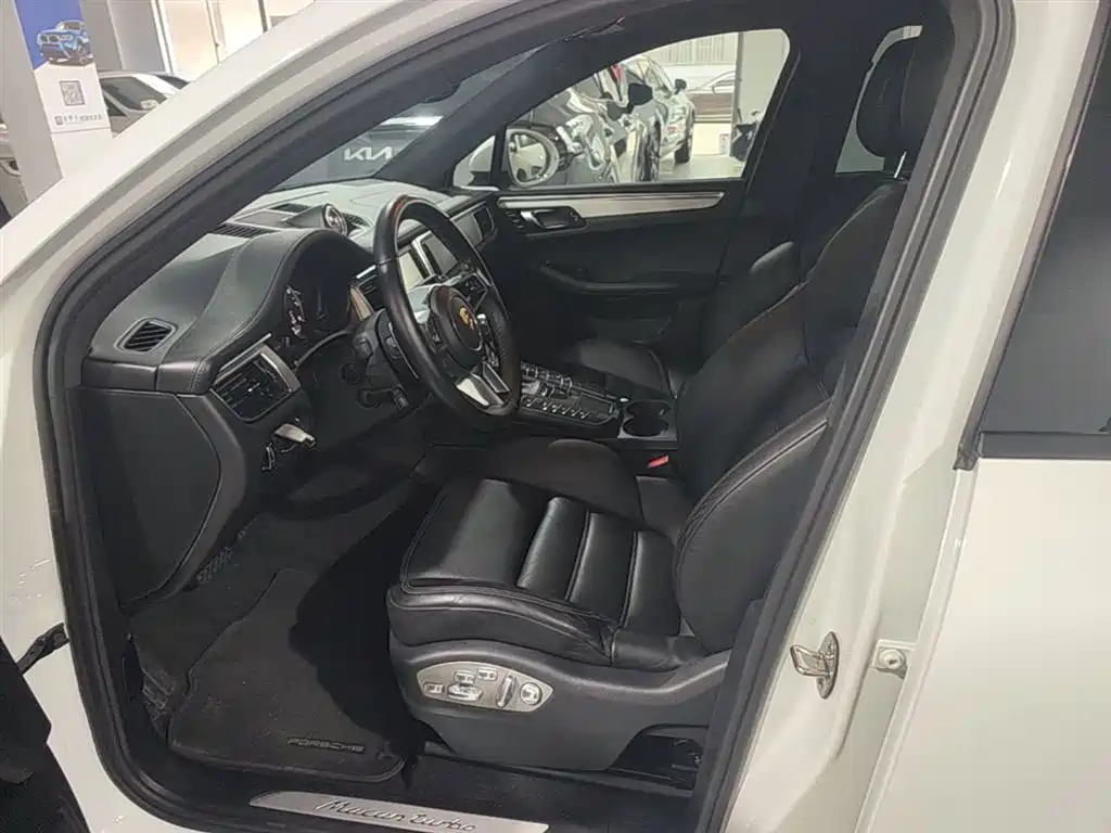 Porsche Macan 2015 — фото 15