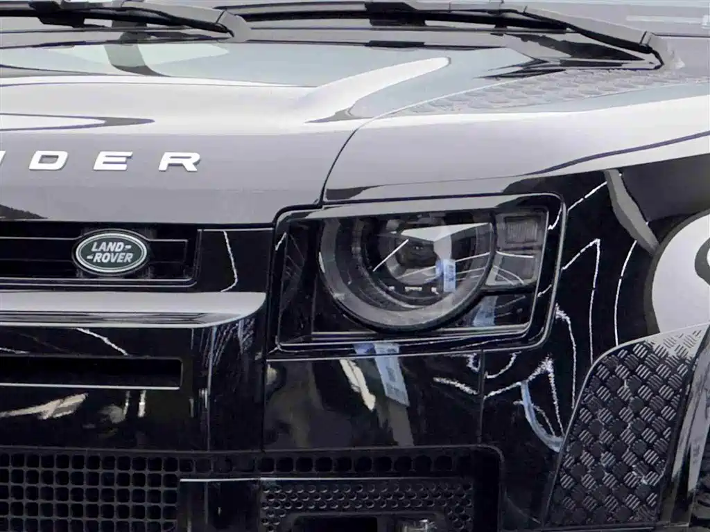 Land Rover Defender 2023 — фото 3