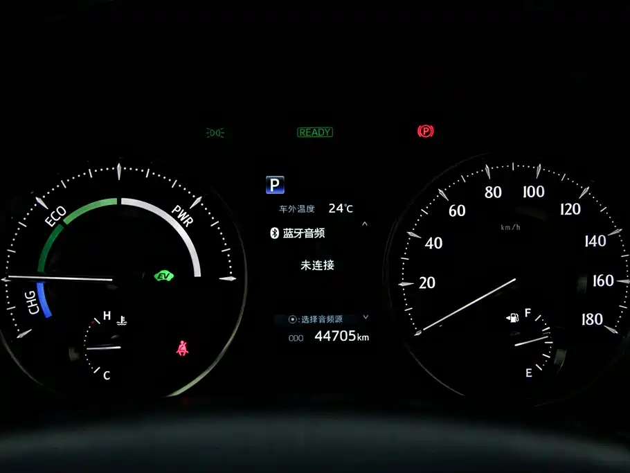 Toyota Alphard 2023 — фото 16