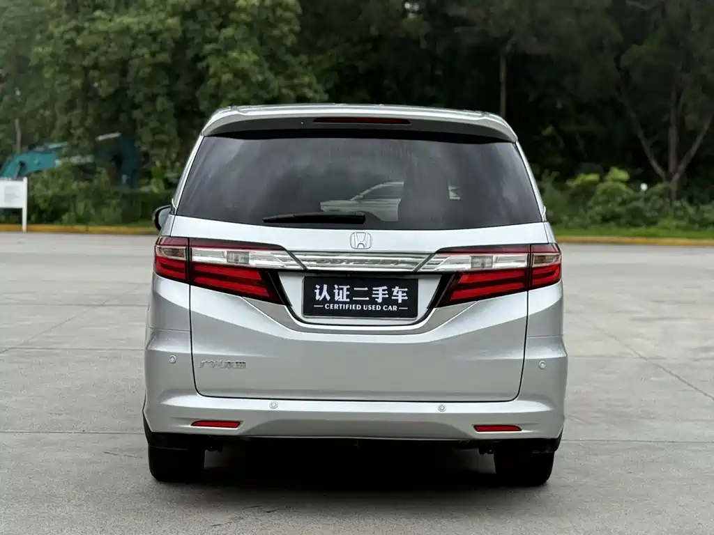 Honda Odyssey 2015 — фото 7