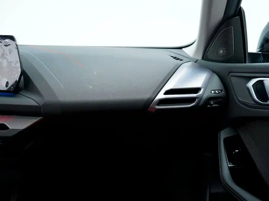 BMW 2 Series 2025 — фото 18