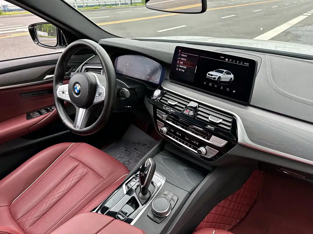 BMW 5 Series 2022 — фото 12