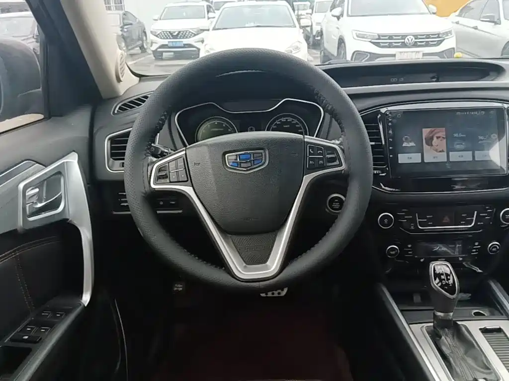 Geely Vision X6 2016 — фото 11