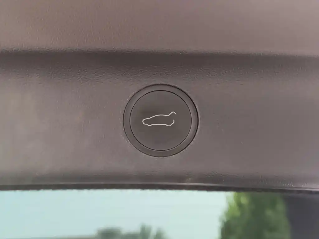 Tesla Model Y 2021 — фото 13