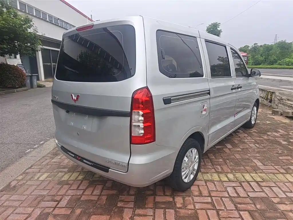 Wuling Hongguang V 2019