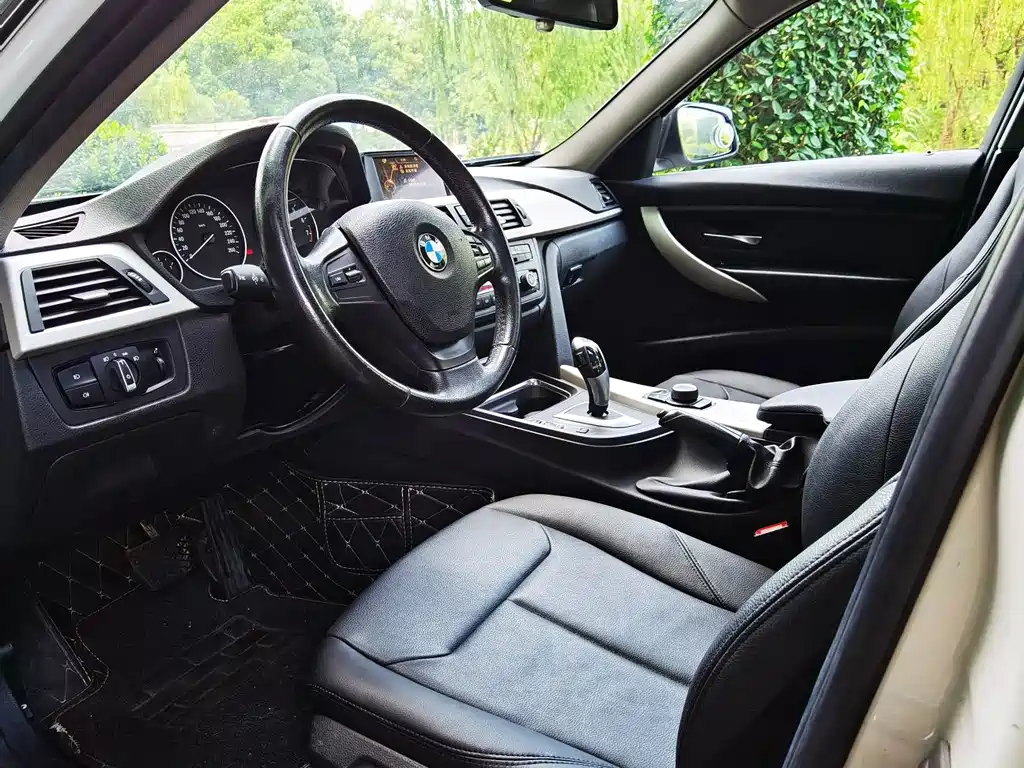 BMW 3 Series 2015 — фото 12