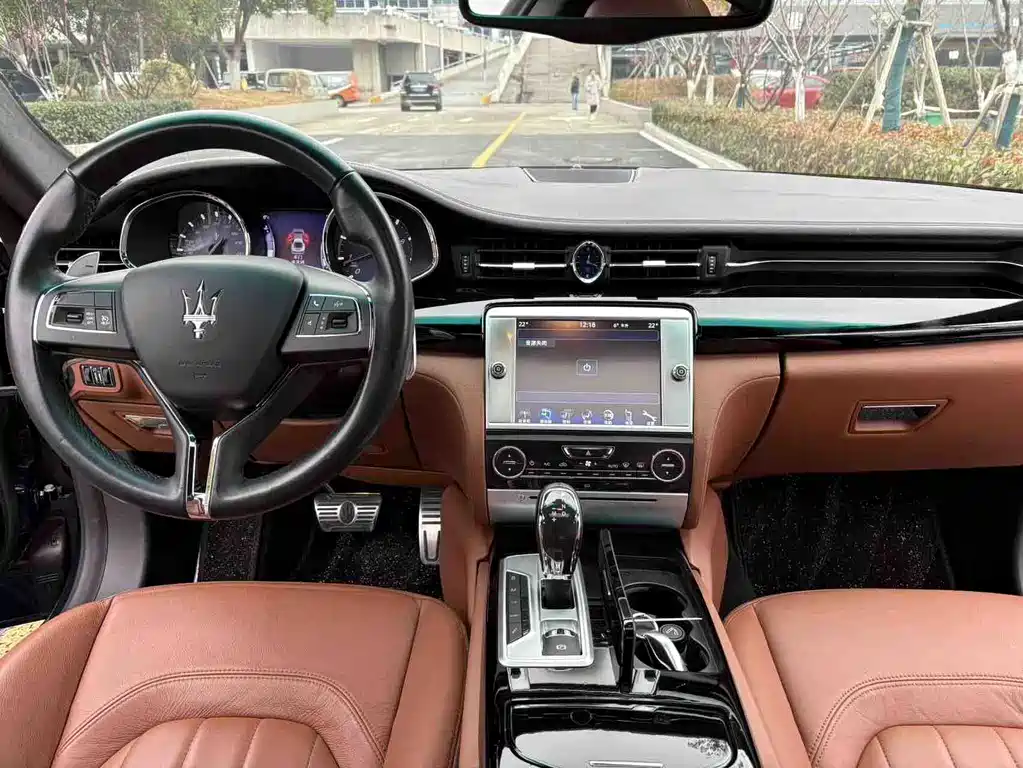Maserati Quattroporte 2015 — фото 6