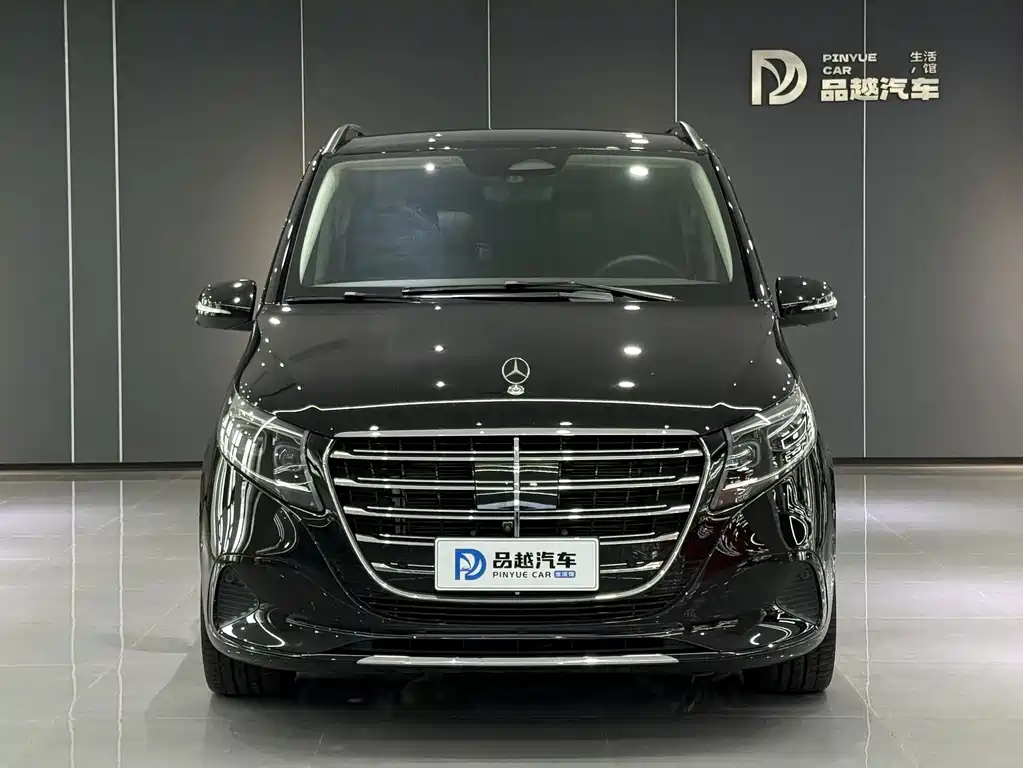 Mercedes-Benz V-Class 2024 — фото 2