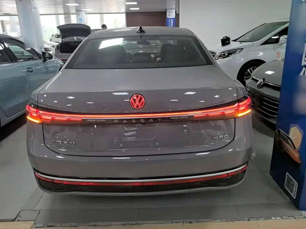 Volkswagen Passat 2025