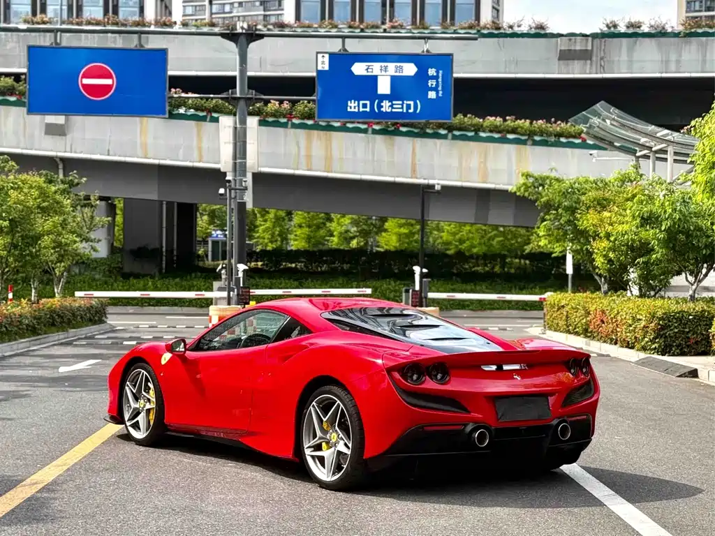 Ferrari F8 2023 — фото 9