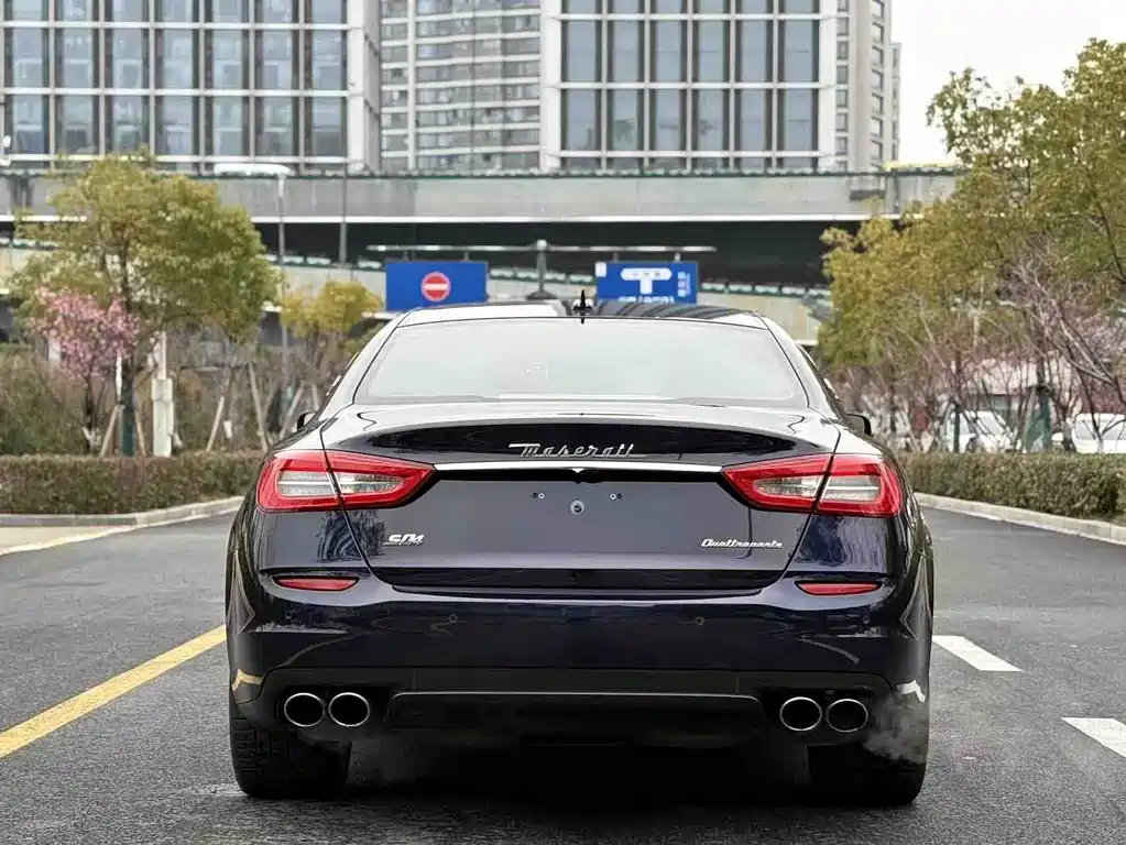 Maserati Quattroporte 2015 — фото 16