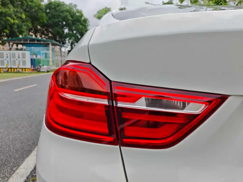 BMW X4 2017 — фото 11