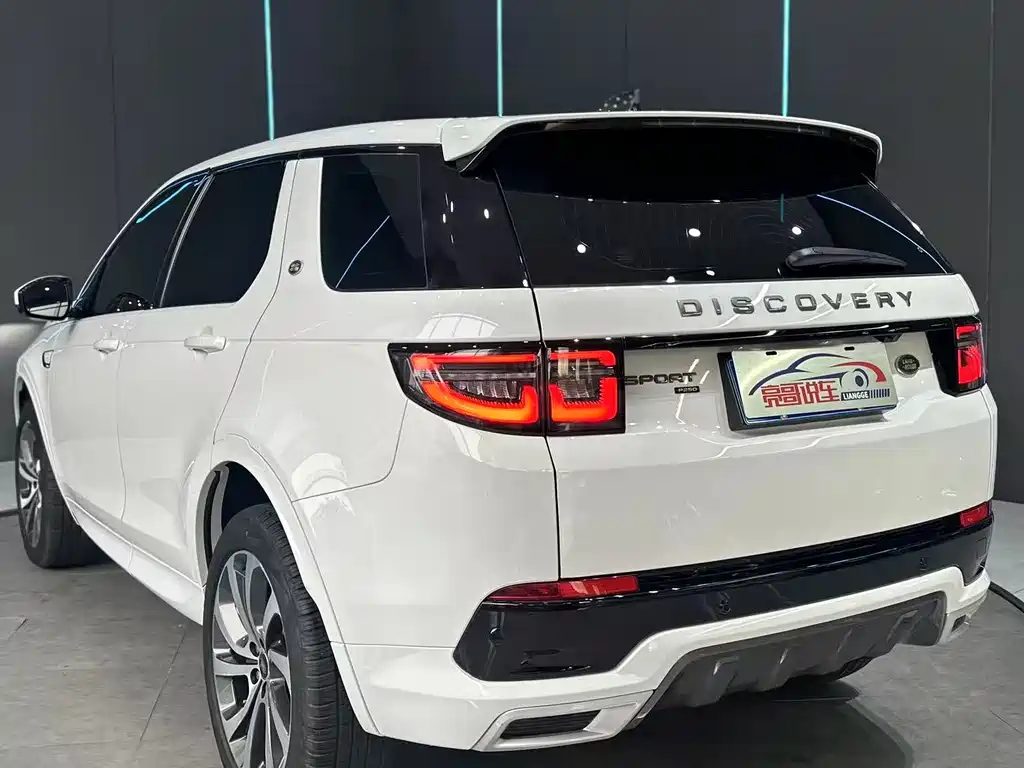 Land Rover Discovery Sport 2023 — фото 8