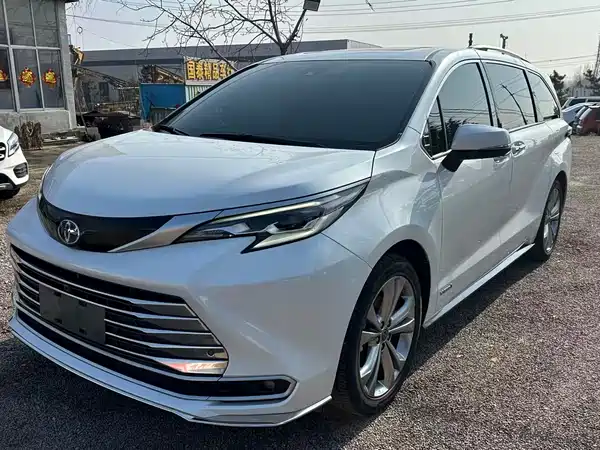 Toyota Sienna 2023