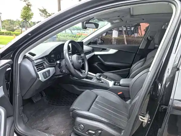 Audi A4L 2020
