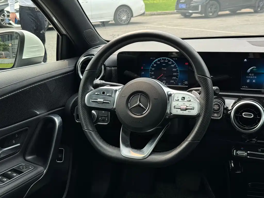 Mercedes-Benz A-Class 2020 — фото 9