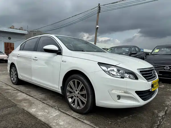 Peugeot 408 2016